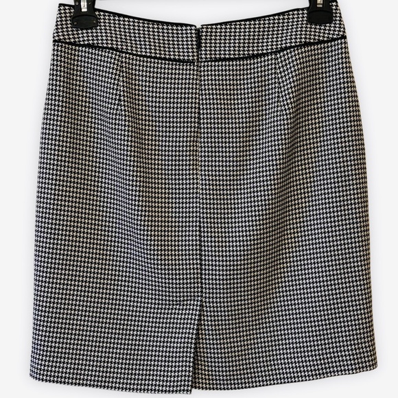 Banana Republic Houndstooth Pencil Skirt Size 8 Lined Back Slit - Picture 3 of 13